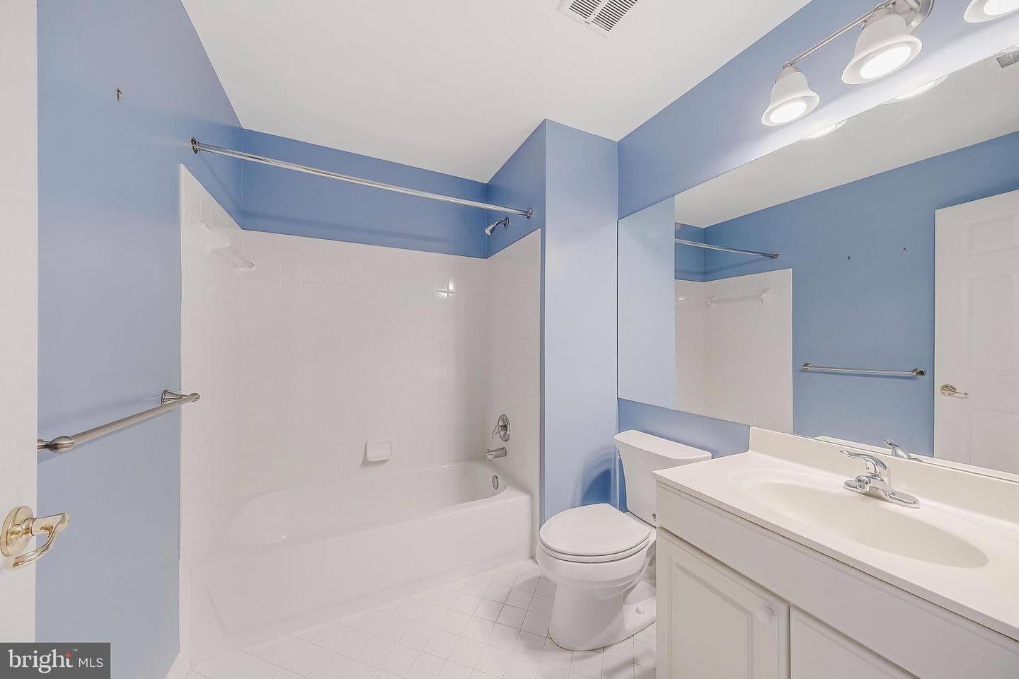 13802 Lambertina Place photo 27
