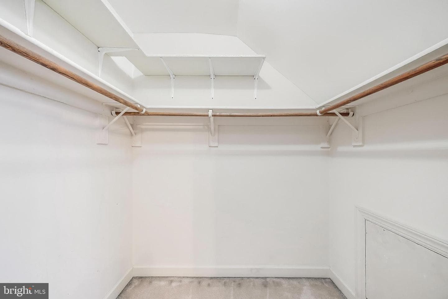 13802 Lambertina Place photo 31