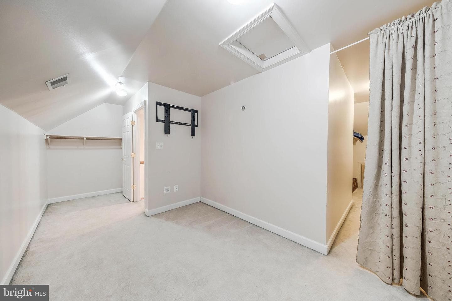 13802 Lambertina Place photo 32