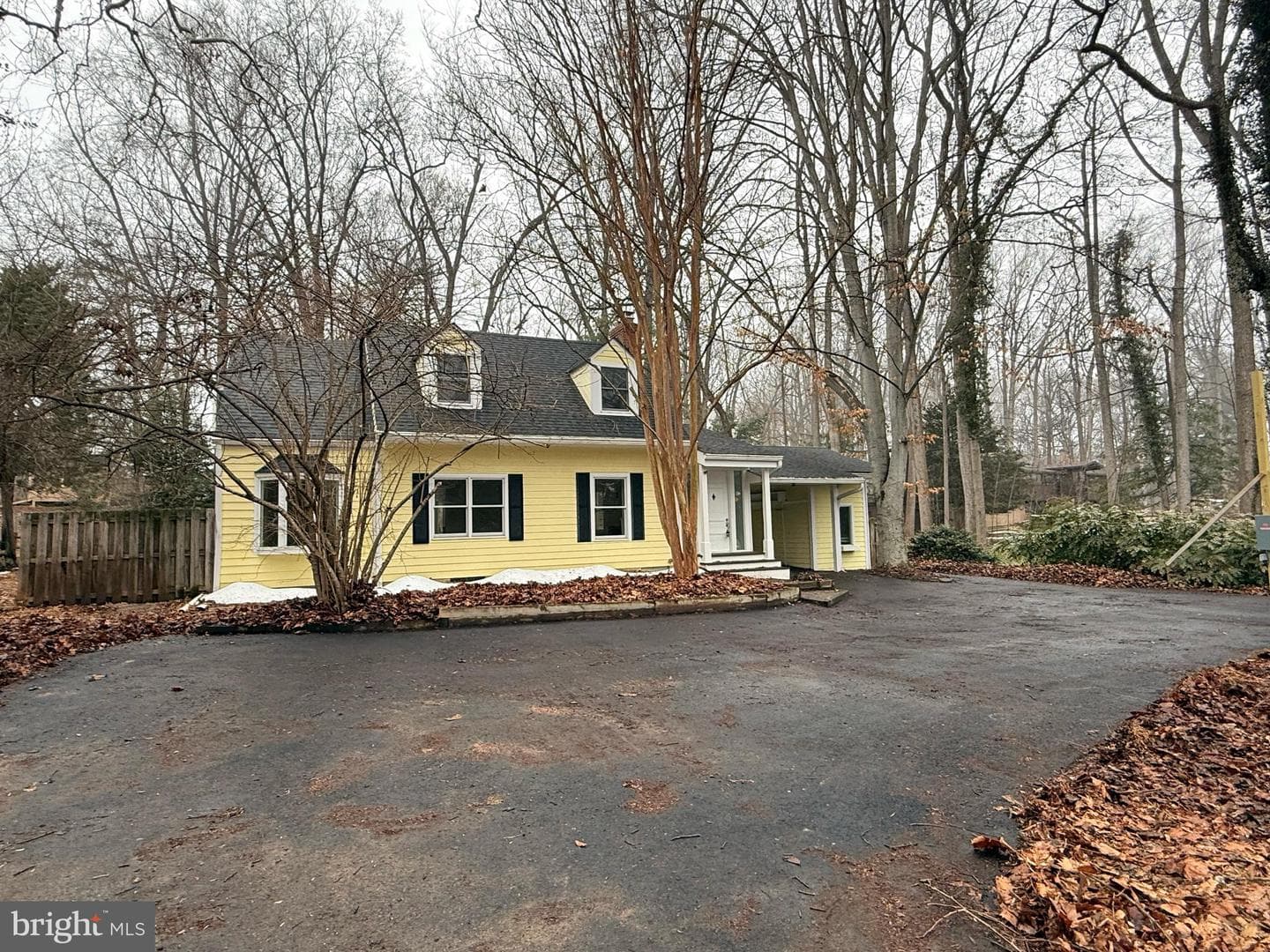 8620 Falls Road photo 4
