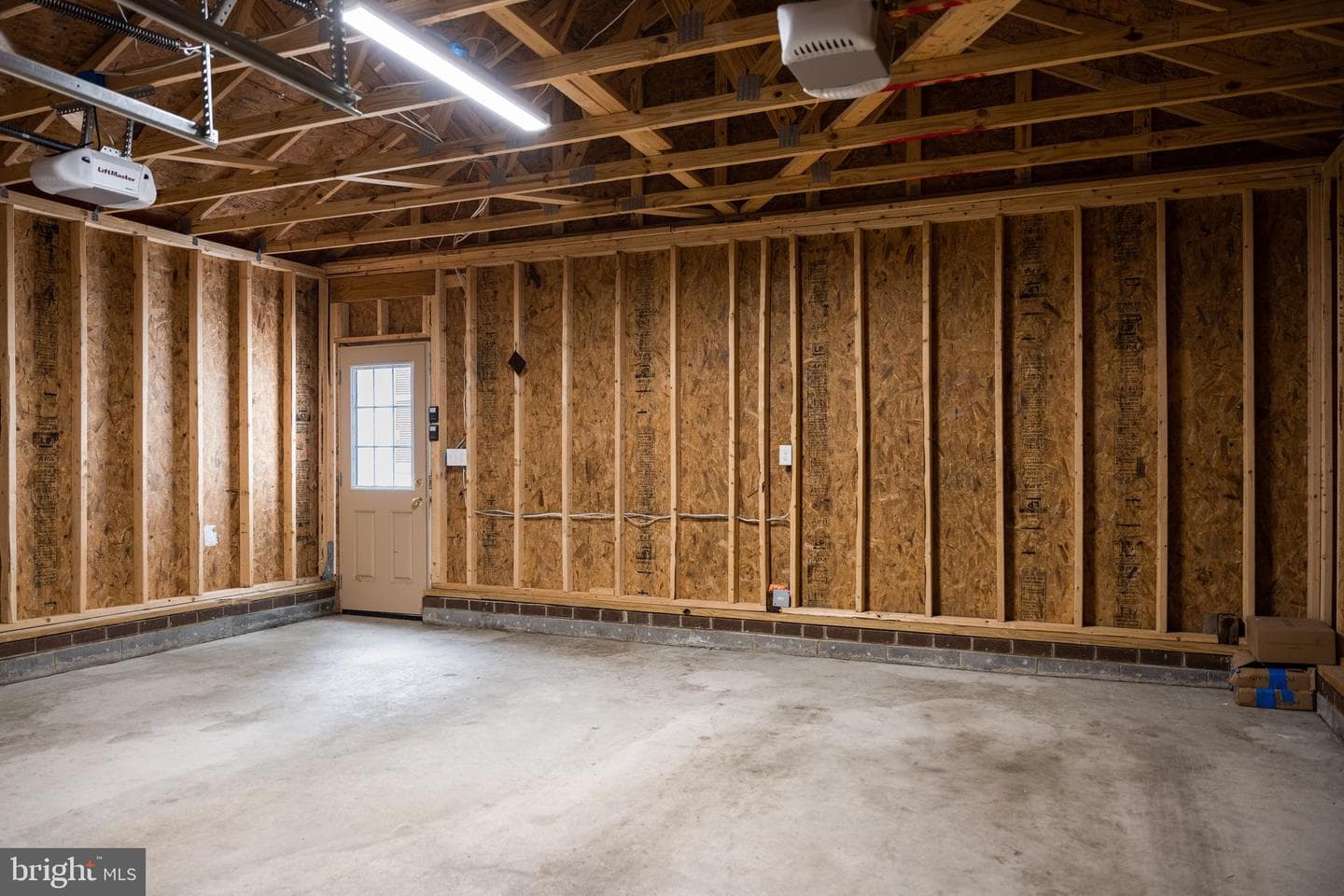 10028 Dellcastle photo 56