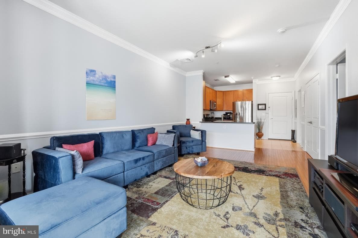 8045 Newell St # 423 photo 6