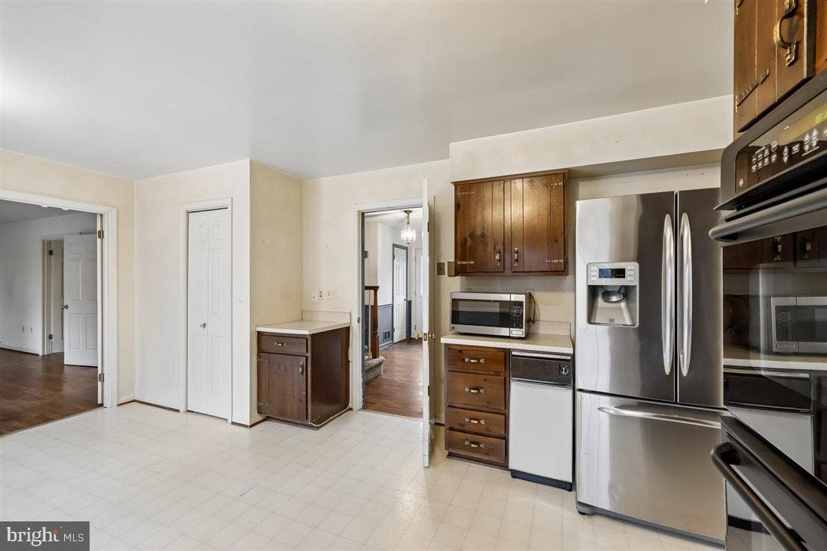 13724 Bridgewater Drive photo 24