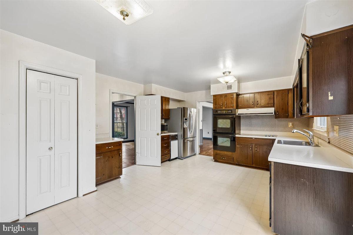 13724 Bridgewater Drive photo 26