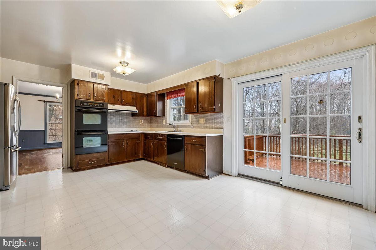 13724 Bridgewater Drive photo 28
