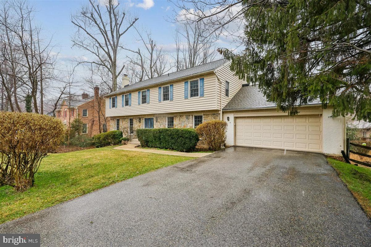 13724 Bridgewater Drive photo 6