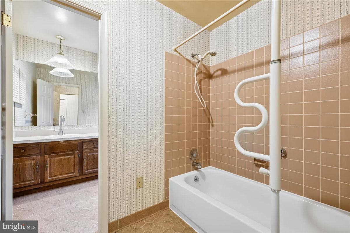 13724 Bridgewater Drive photo 68
