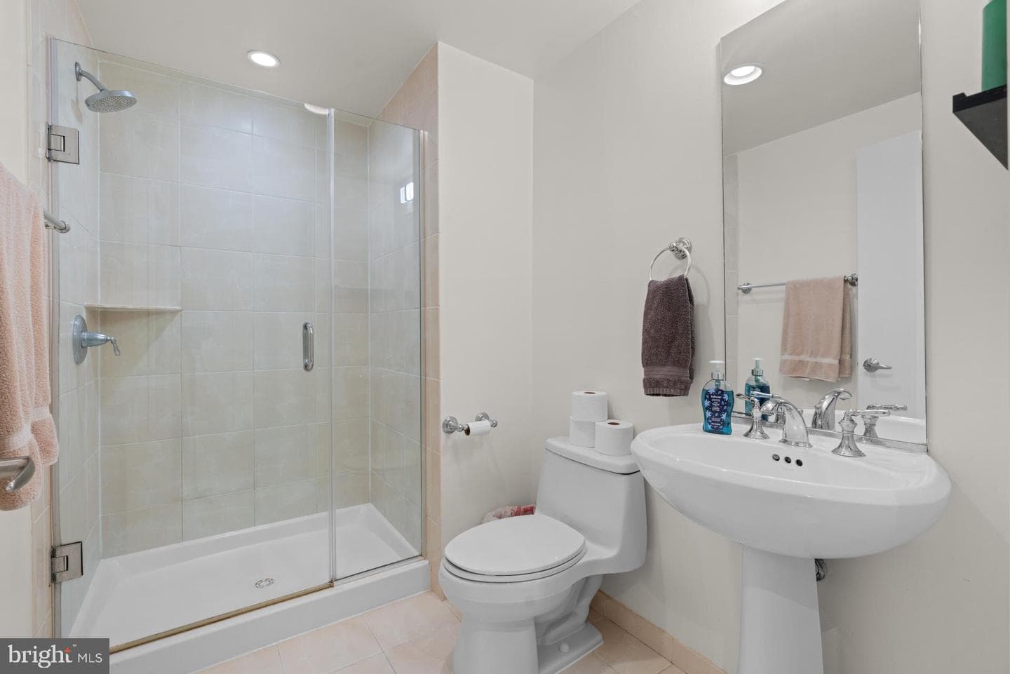 6820 Wisconsin Avenue #4003 photo 2