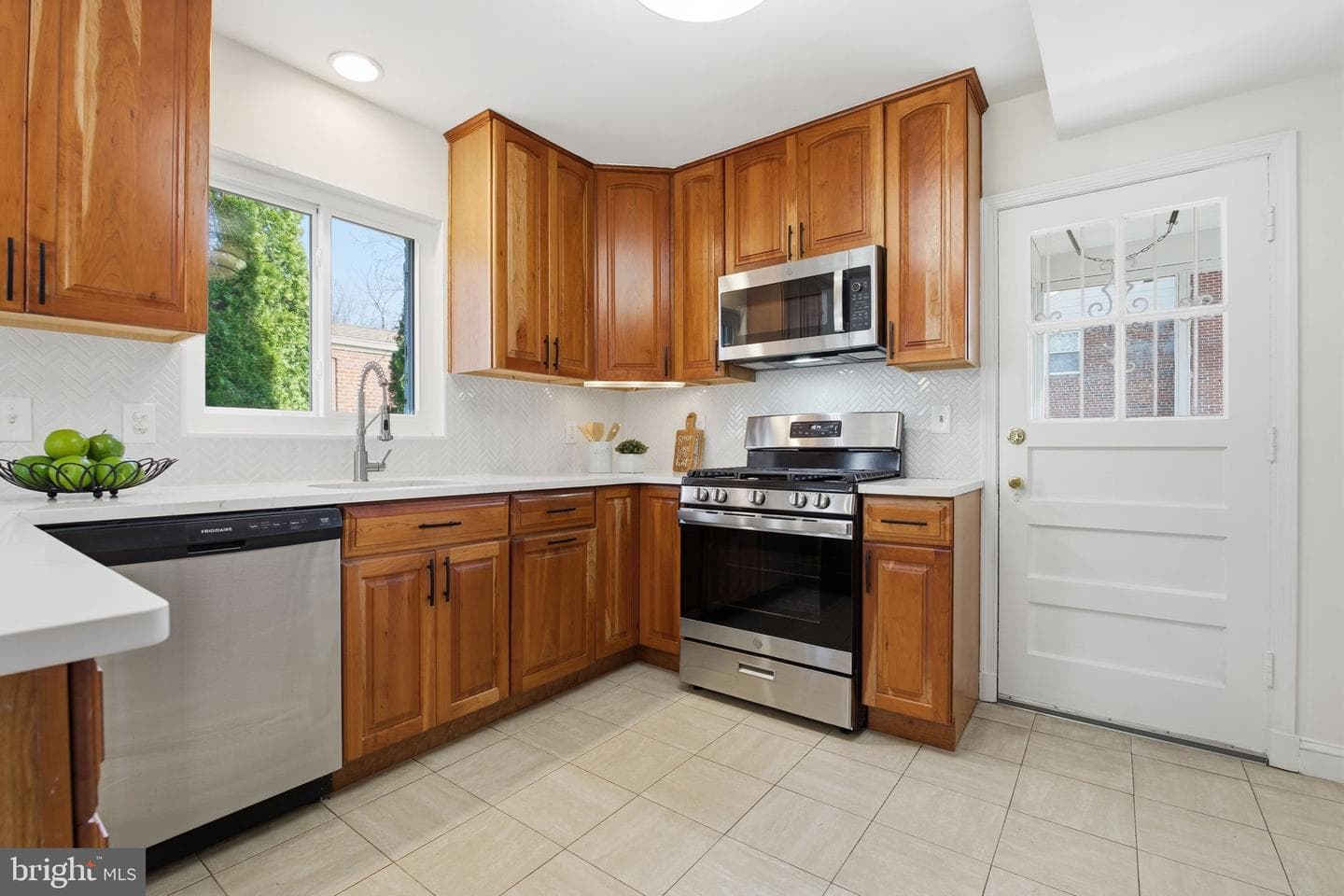 11527 Grandview Avenue photo 6