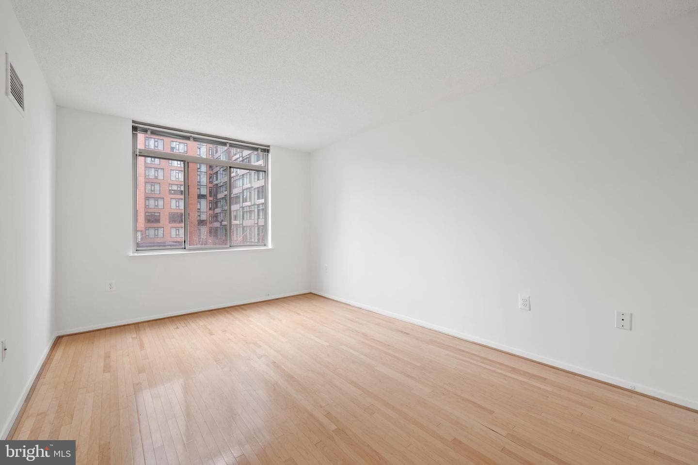 4801 Fairmont Ave # 412 photo 19