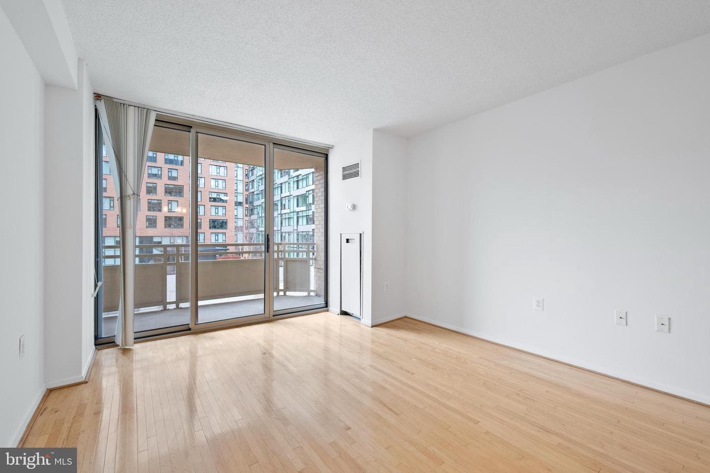 4801 Fairmont Ave # 412 photo 5