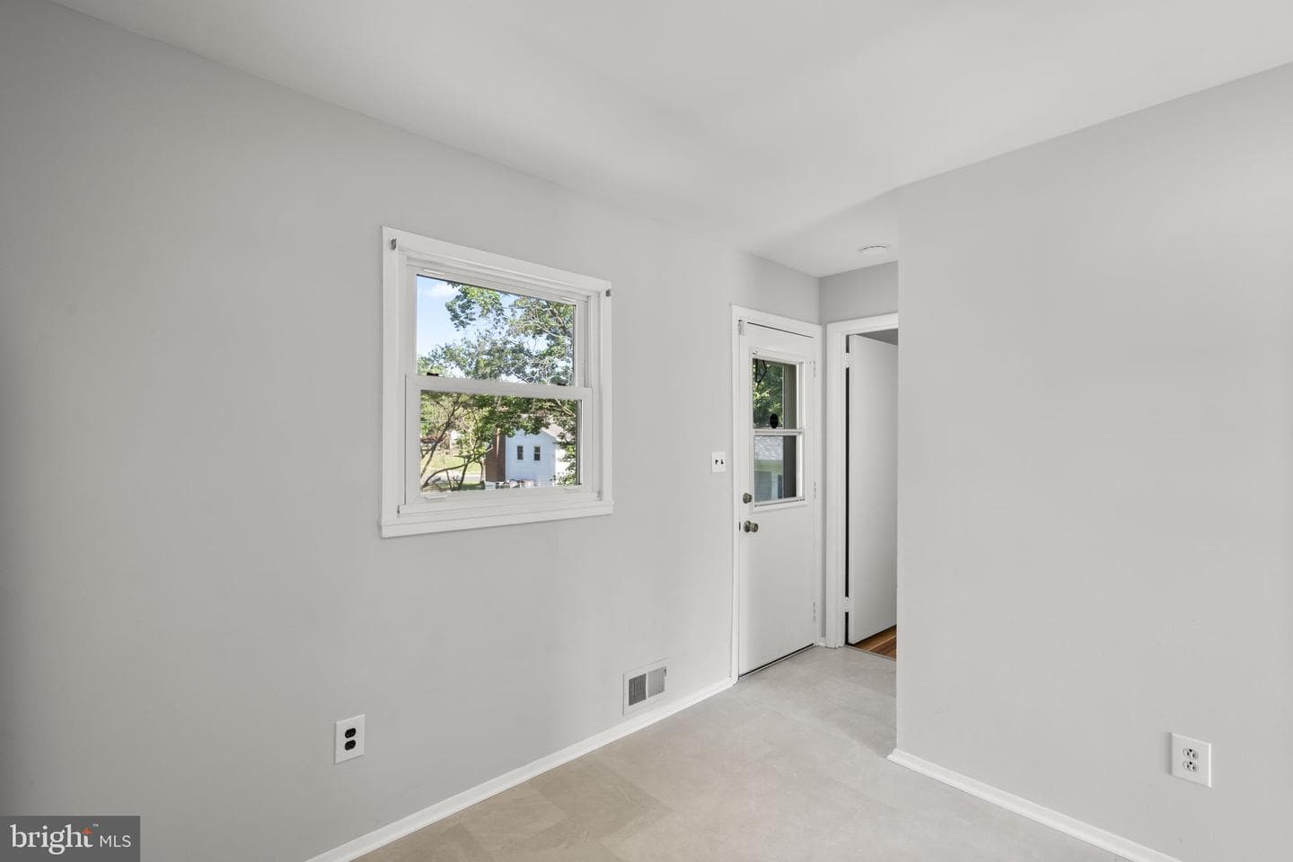 909 1st Street photo 15