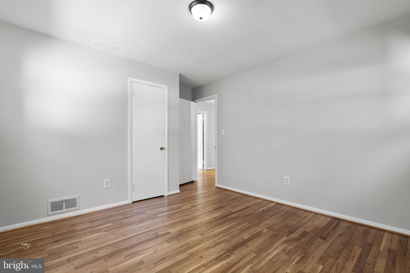909 1st Street photo 23