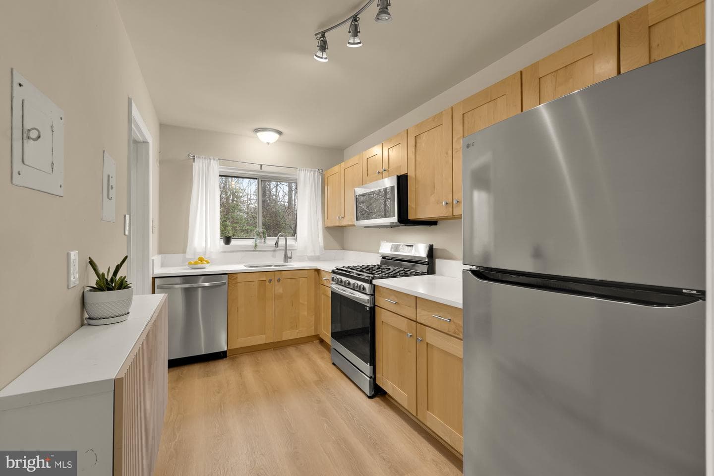 10661 Weymouth Street #102 photo 7