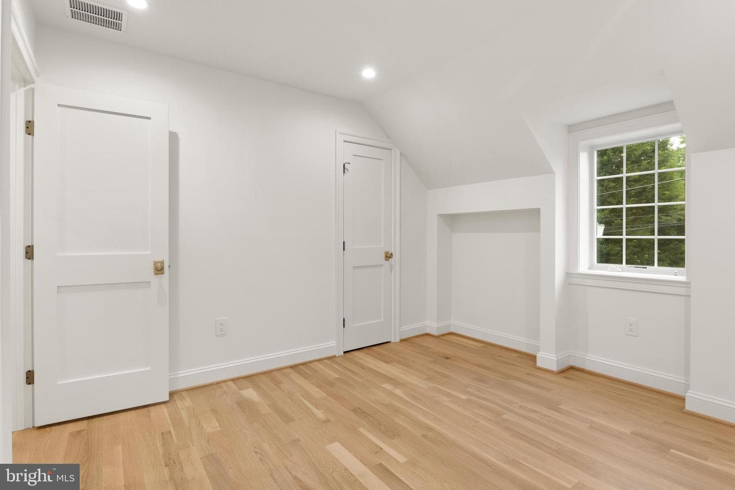 5522 Lincoln Street photo 46