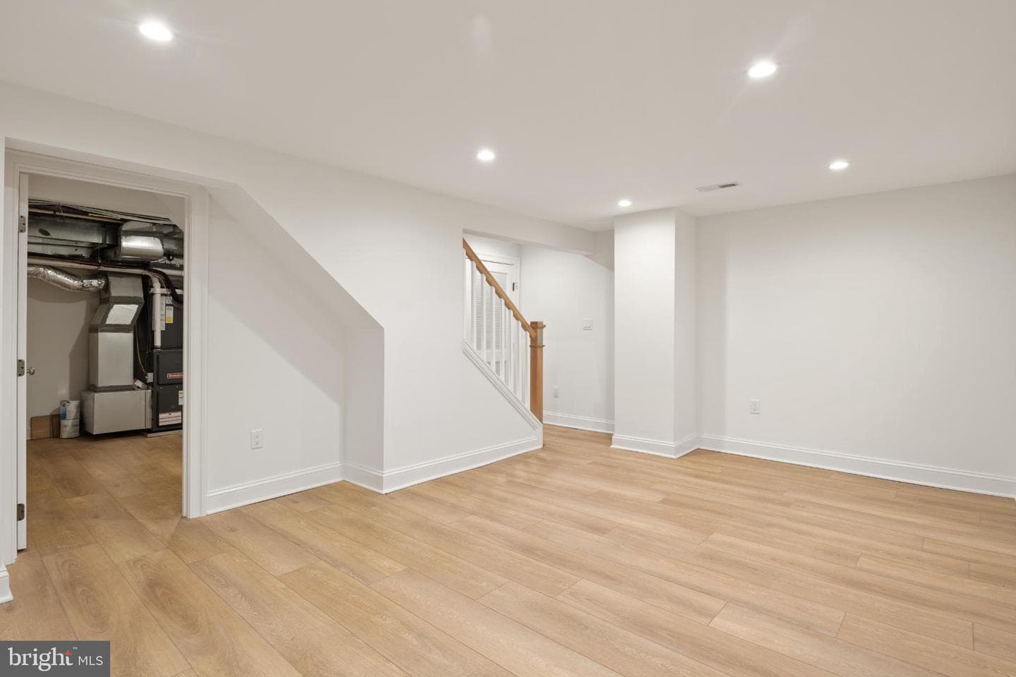 5522 Lincoln Street photo 53