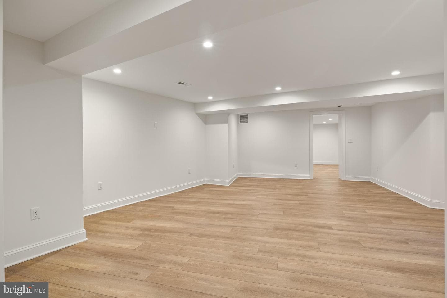 5522 Lincoln Street photo 58