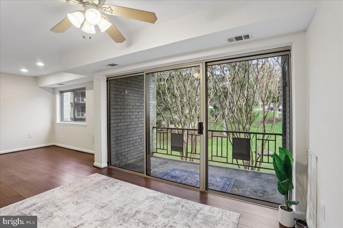 5202 Crossfield Court #120 photo 24