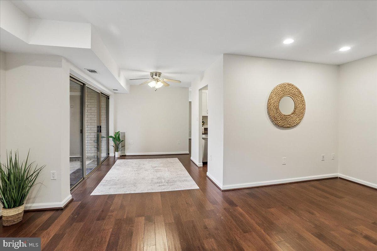 5202 Crossfield Court #120 photo 7