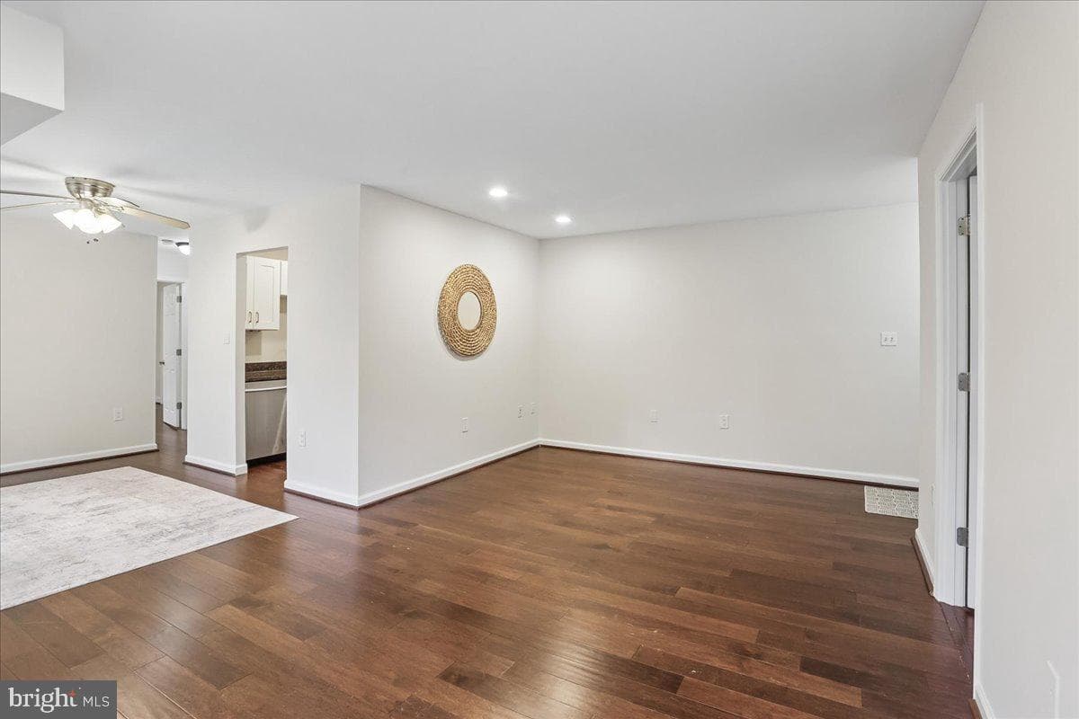 5202 Crossfield Court #120 photo 8
