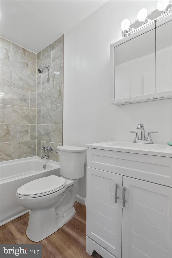 711 Cornwall Street photo 19