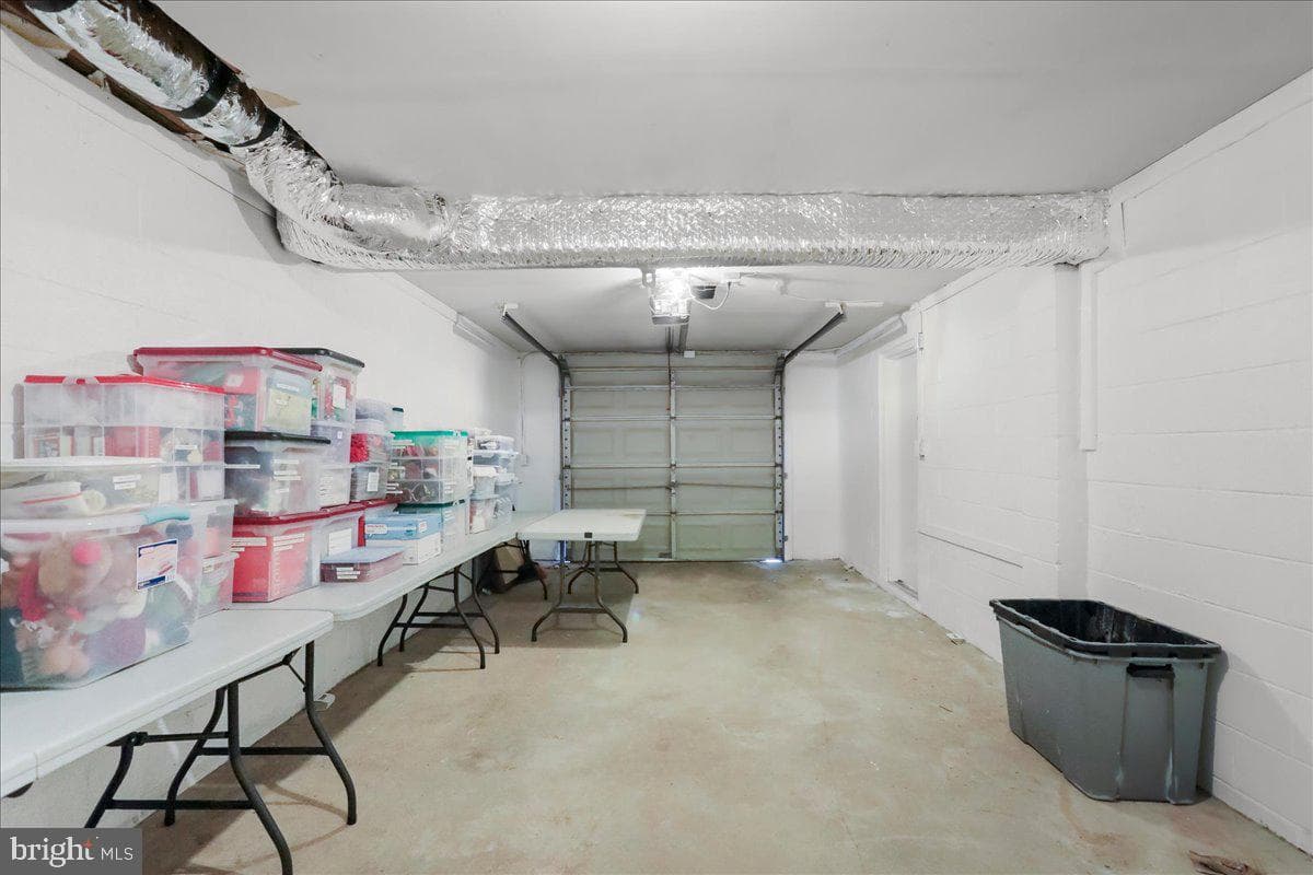 711 Cornwall Street photo 25