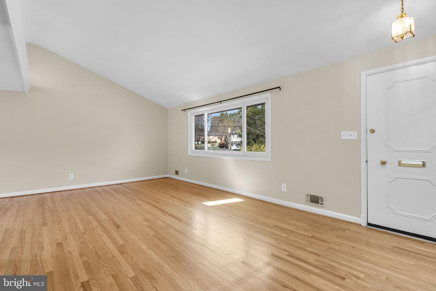 5108 Viking Road photo 6
