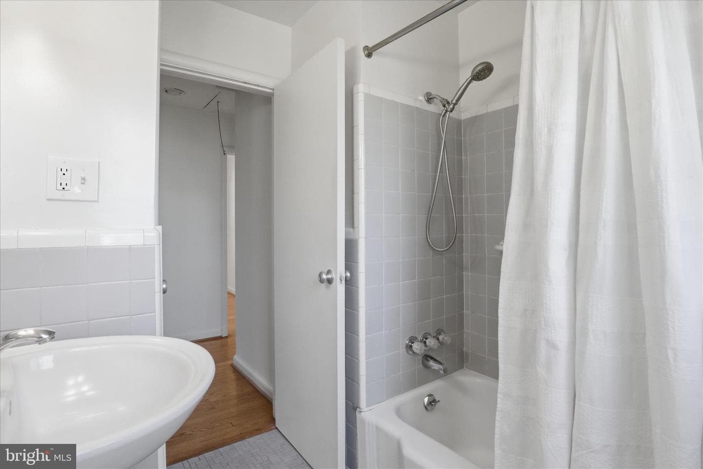 10014 Cedar Lane photo 18