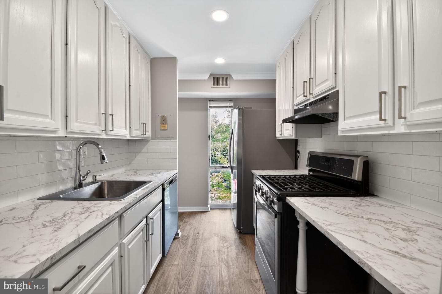 3234 Hewitt Avenue #3-4-B photo 9