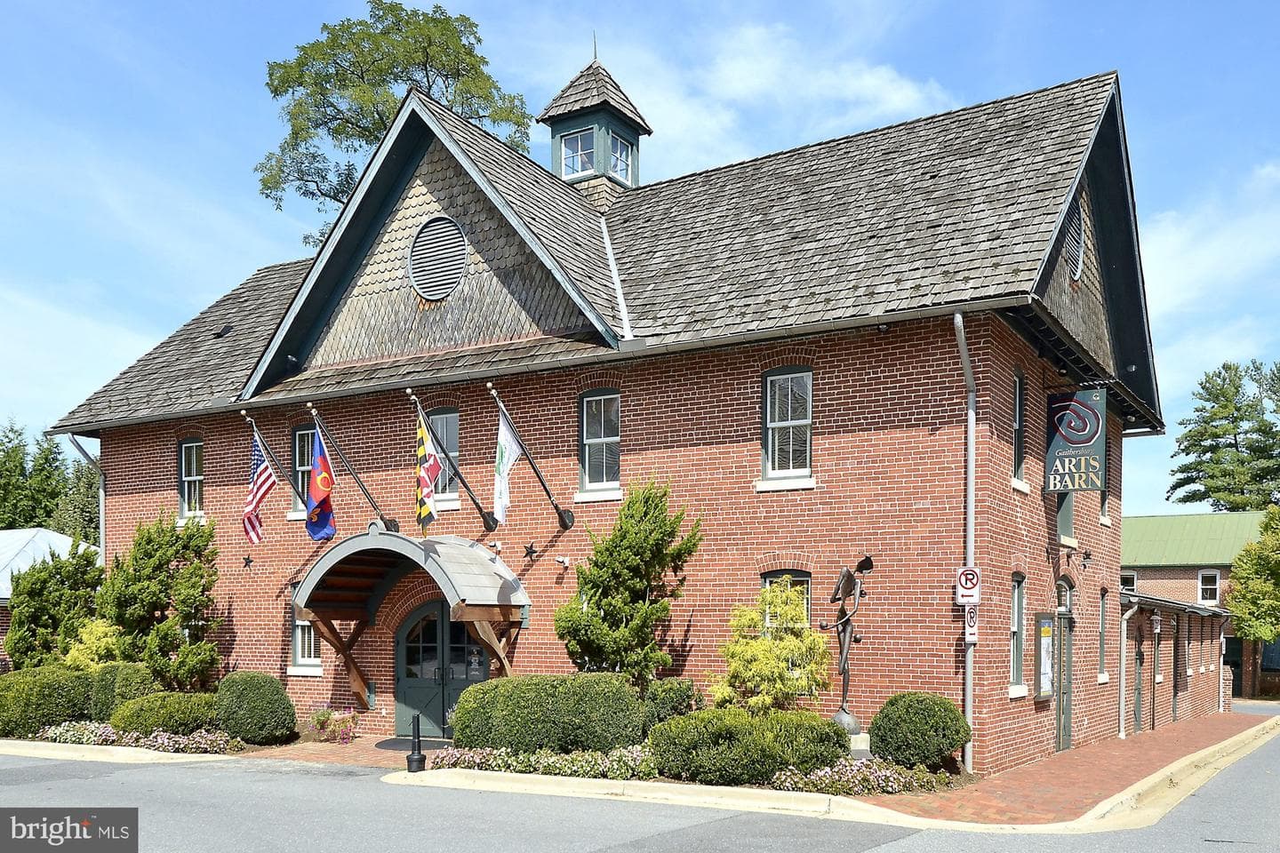 945 Main Street photo 48
