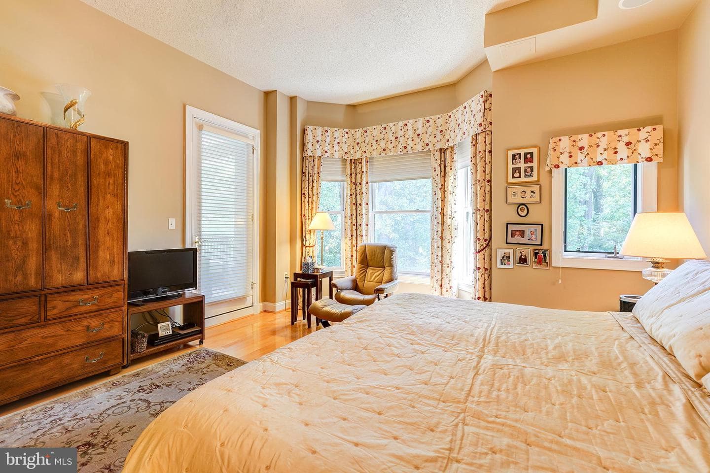 10401 Strathmore Park #3/402 photo 34