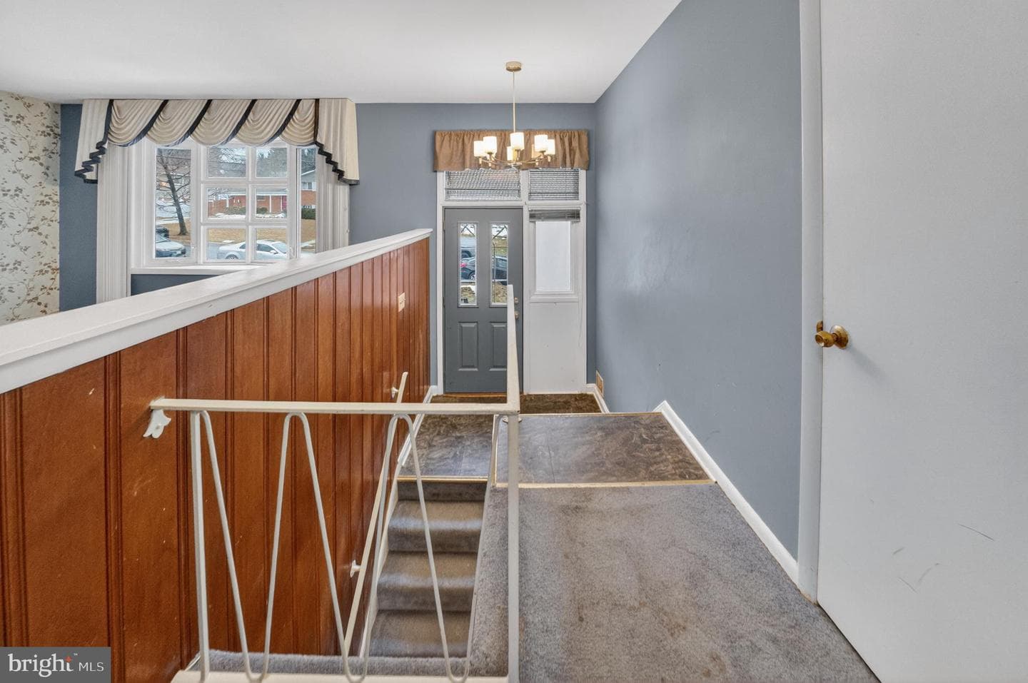 1030 Cresthaven Drive photo 3