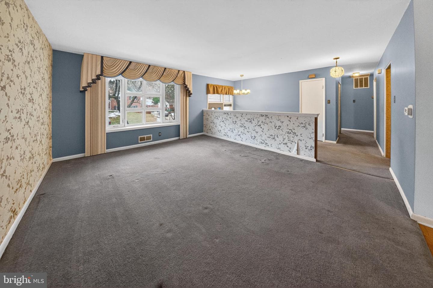 1030 Cresthaven Drive photo 4