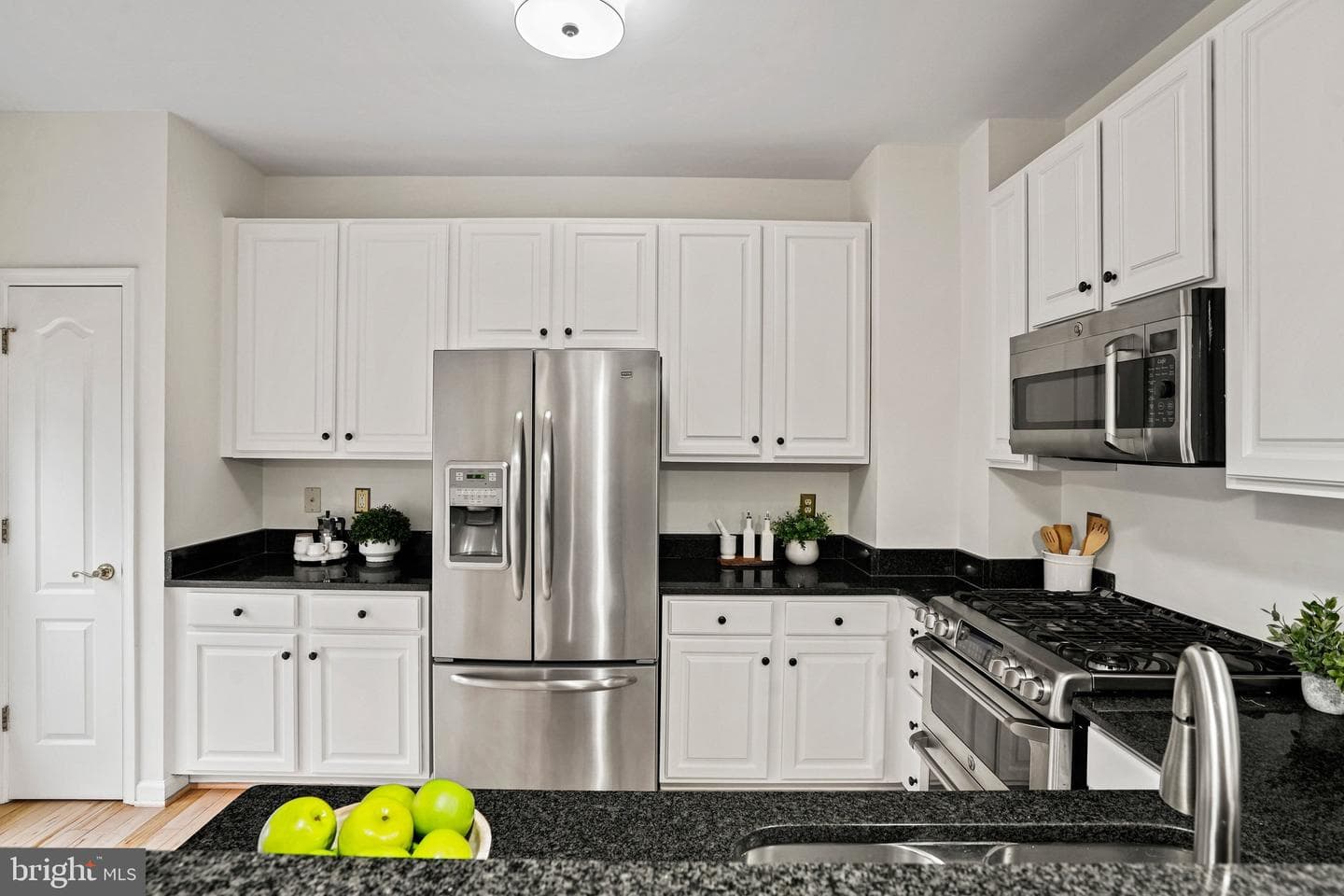 2028 Ashleigh Woods Court photo 12
