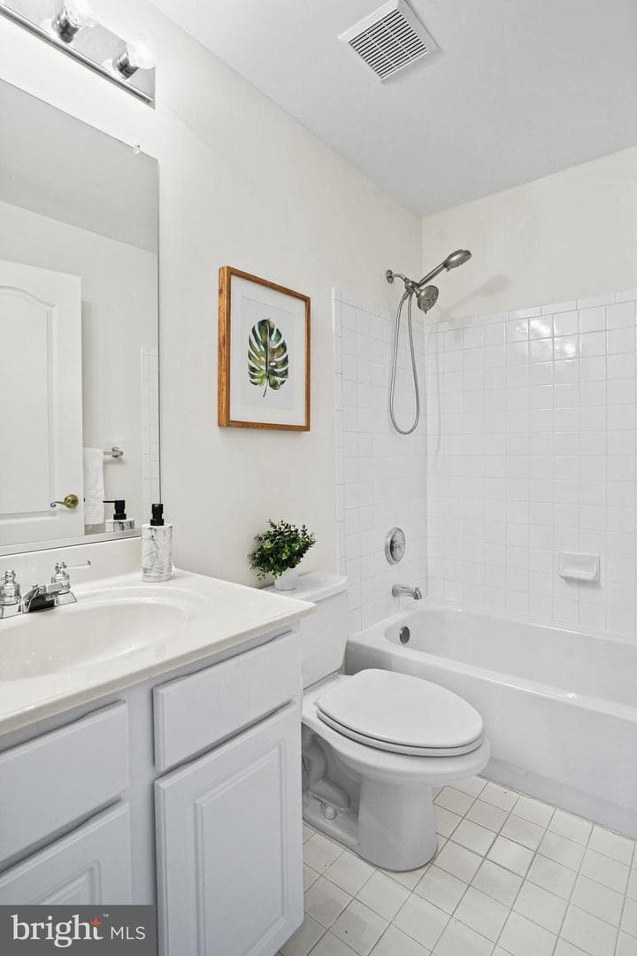2028 Ashleigh Woods Court photo 32