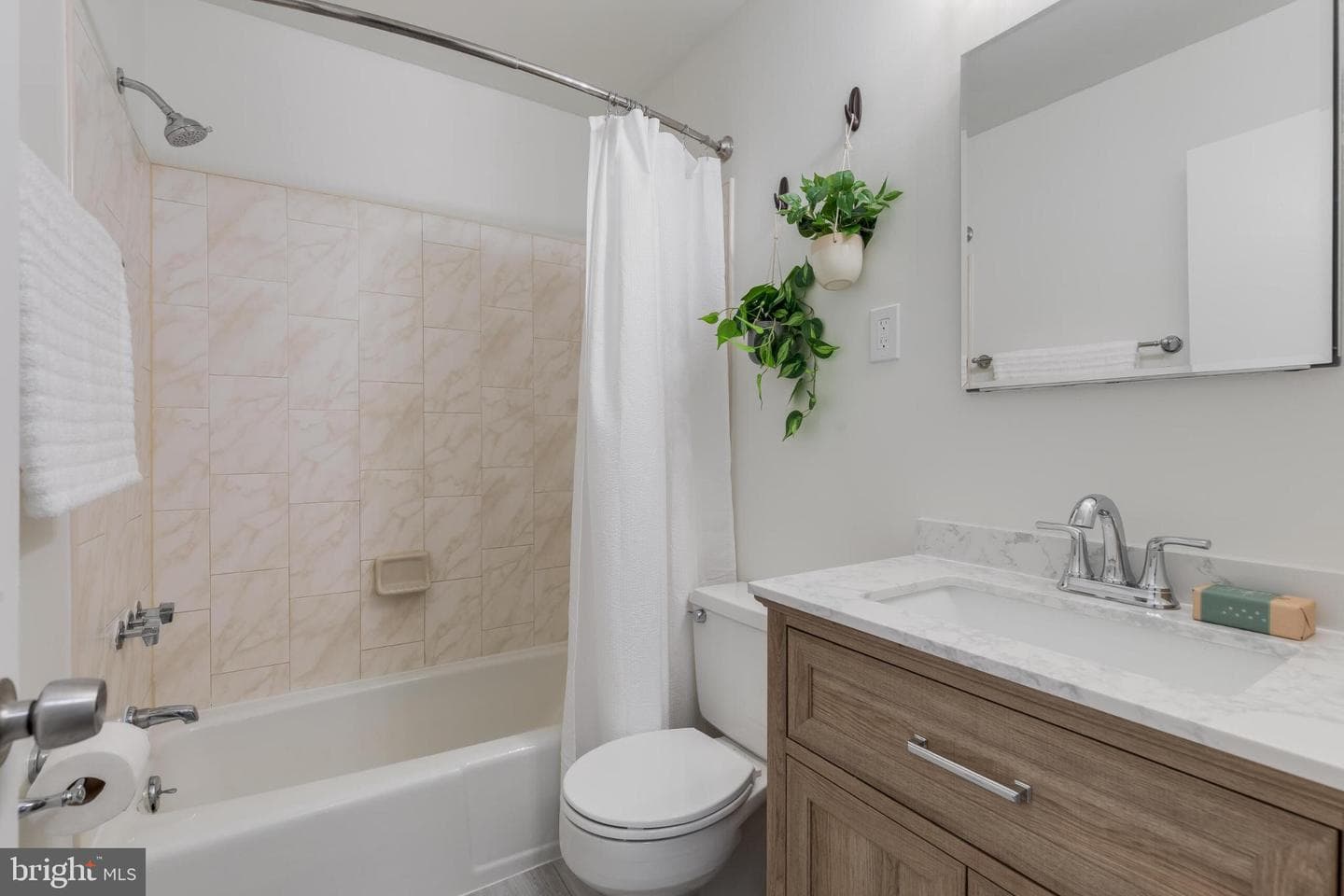 10636 Montrose Avenue #101 photo 14