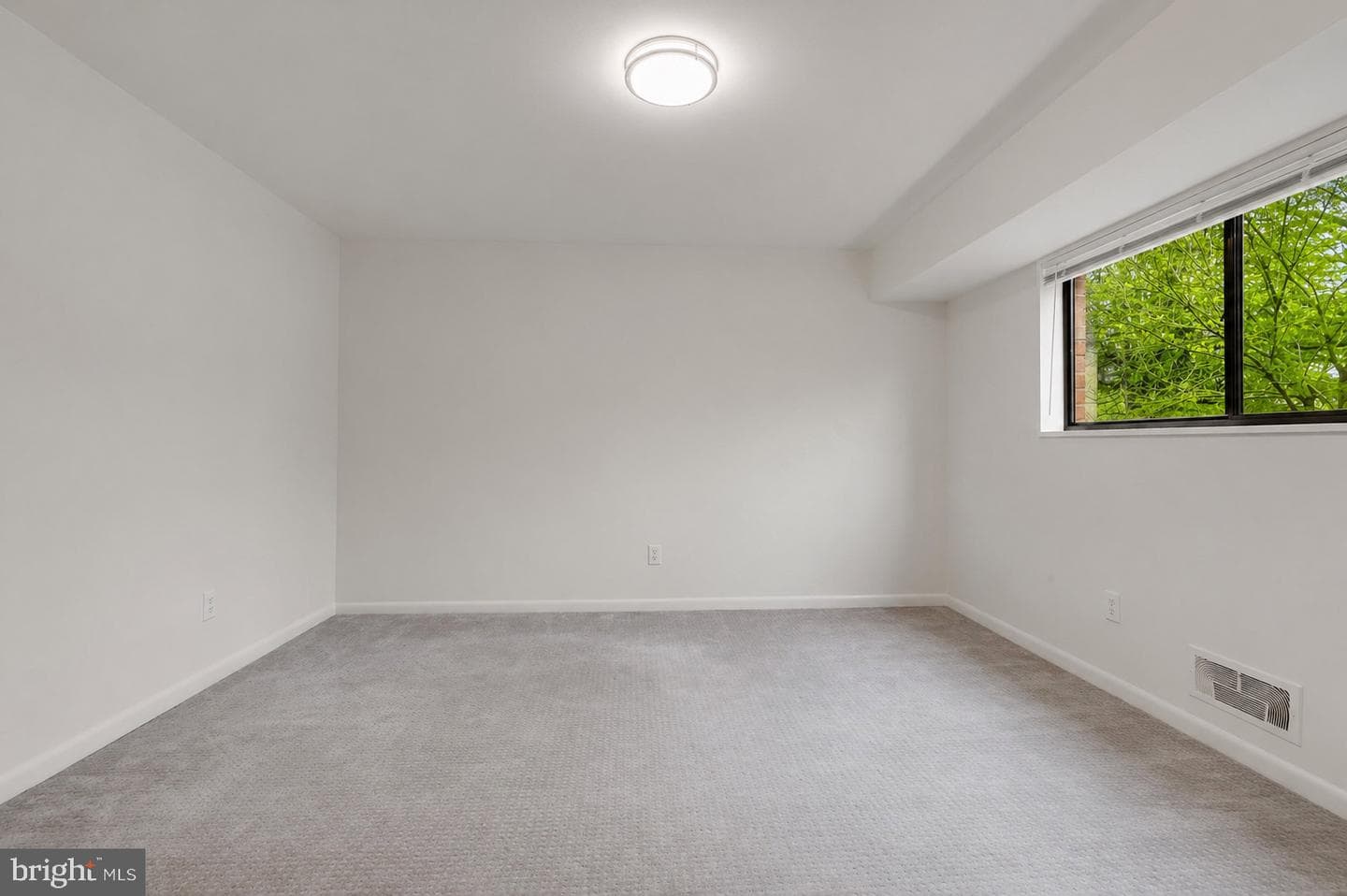 10636 Montrose Avenue #101 photo 20