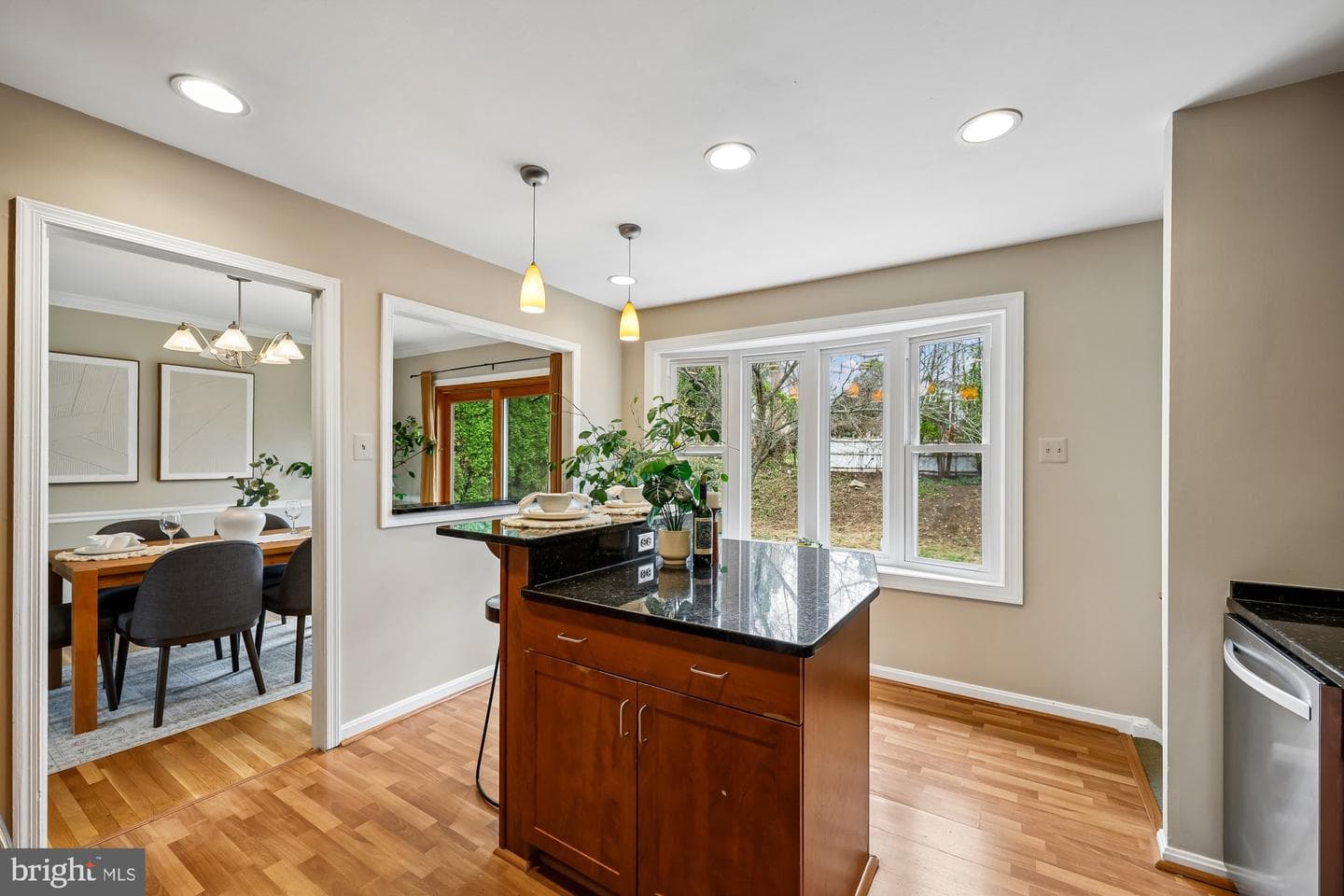 14311 Arctic Avenue photo 9