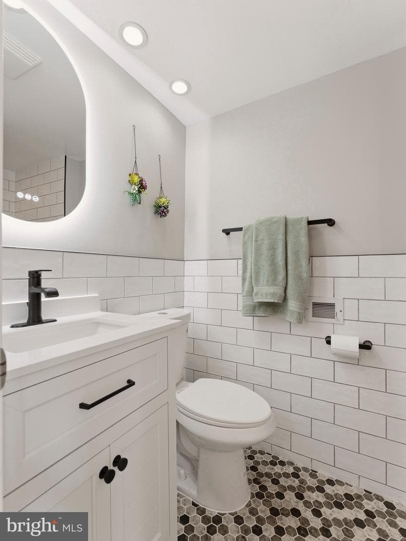 13744 Lockdale Road photo 27