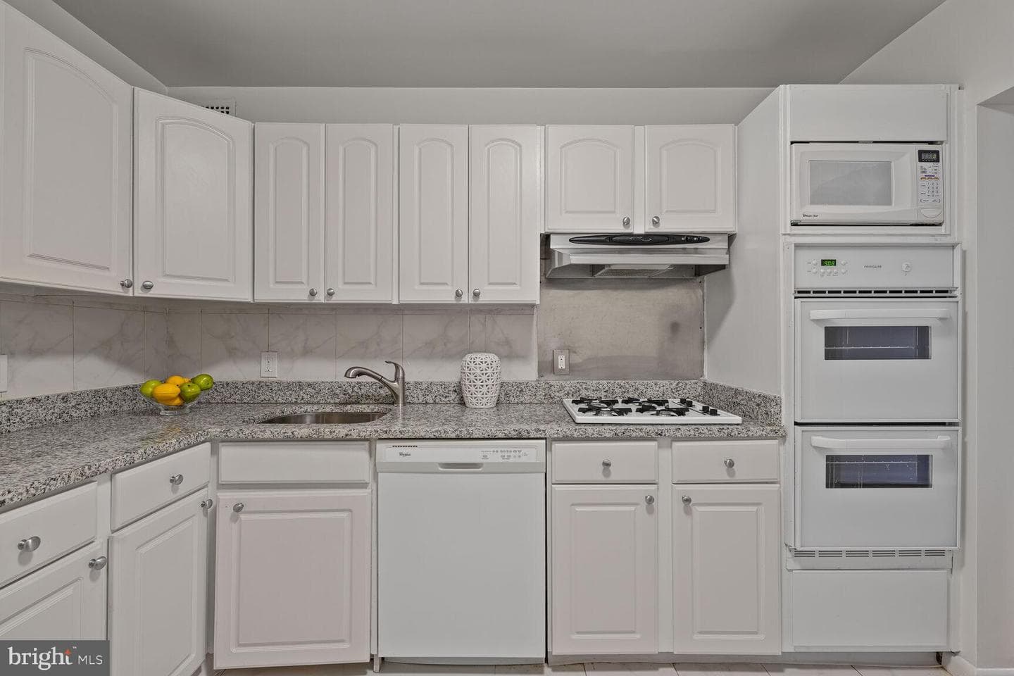 5101 River Road #1106 photo 10