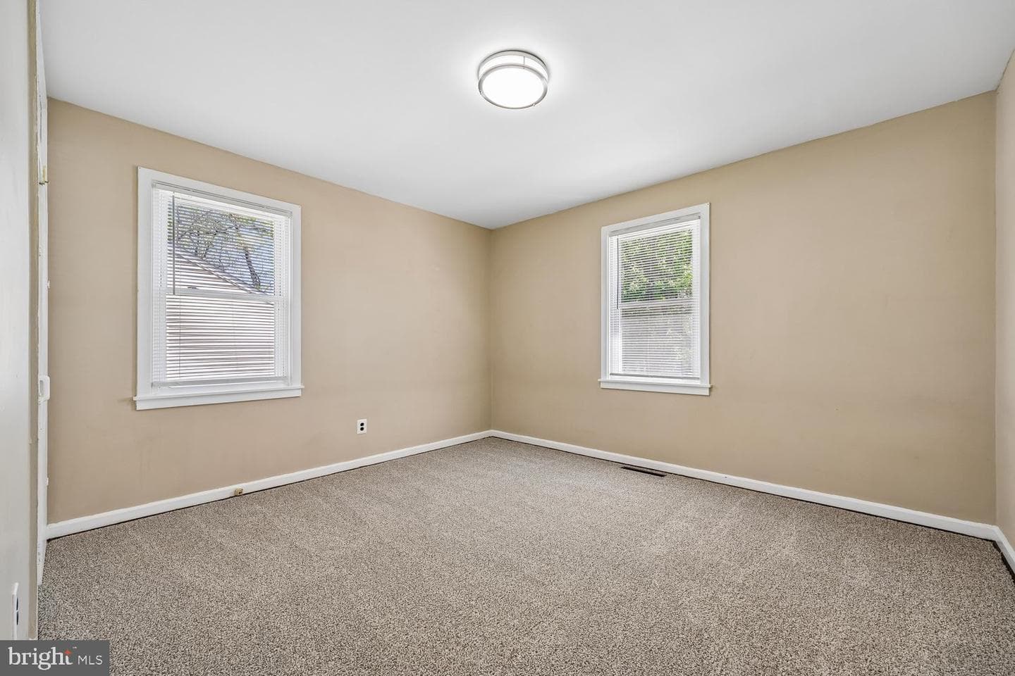 1123 Parrish Drive photo 6