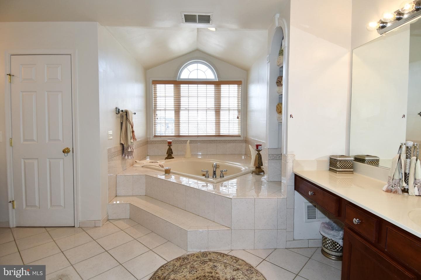 14528 Fairdale Road photo 40