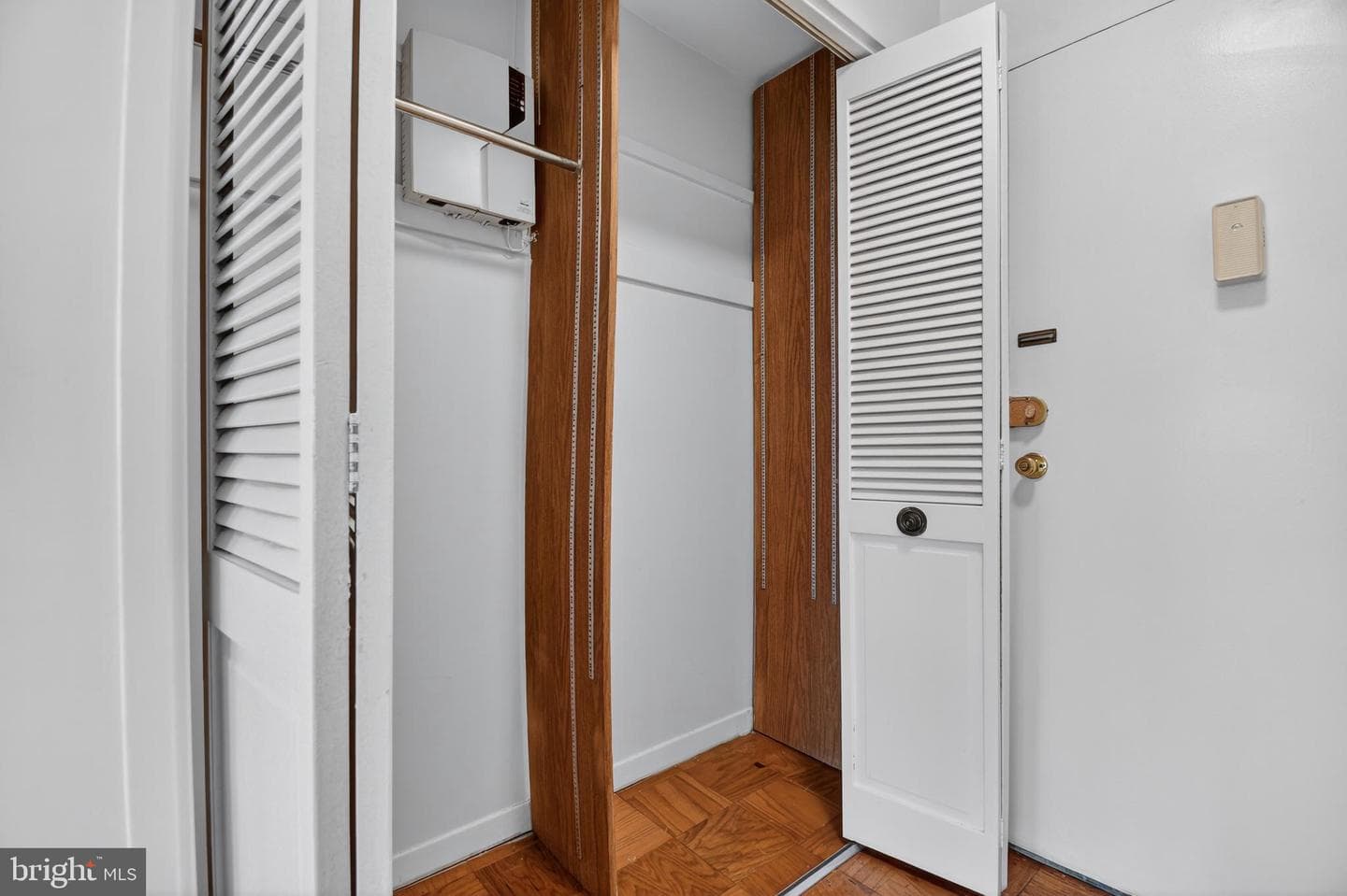 1900 Lyttonsville Road #718 photo 10