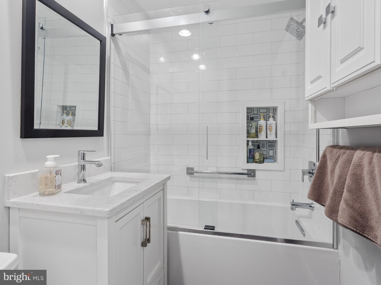 935 Loxford Terrace photo 23