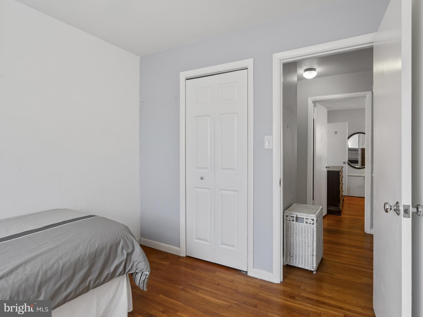 935 Loxford Terrace photo 25