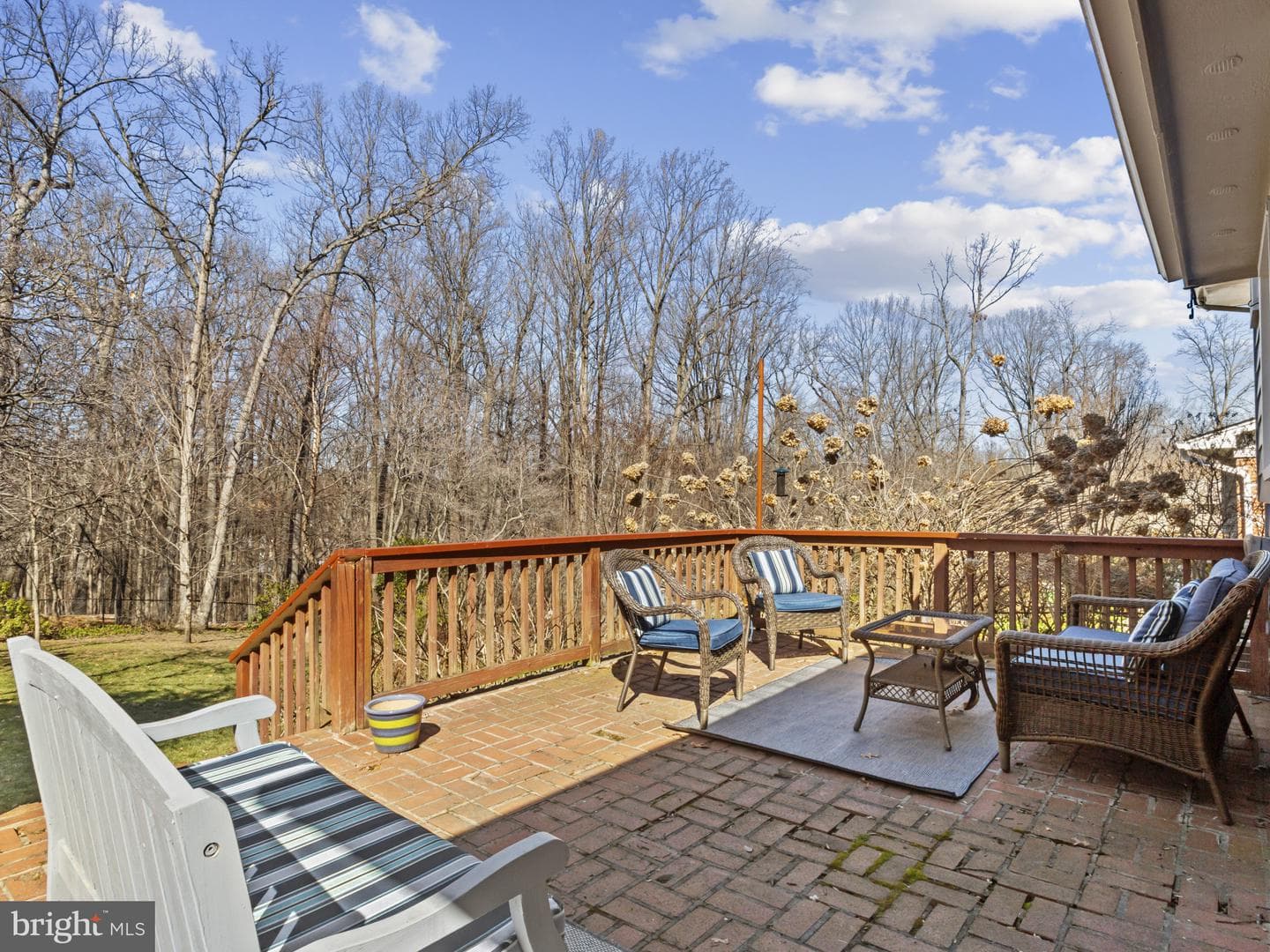 935 Loxford Terrace photo 33
