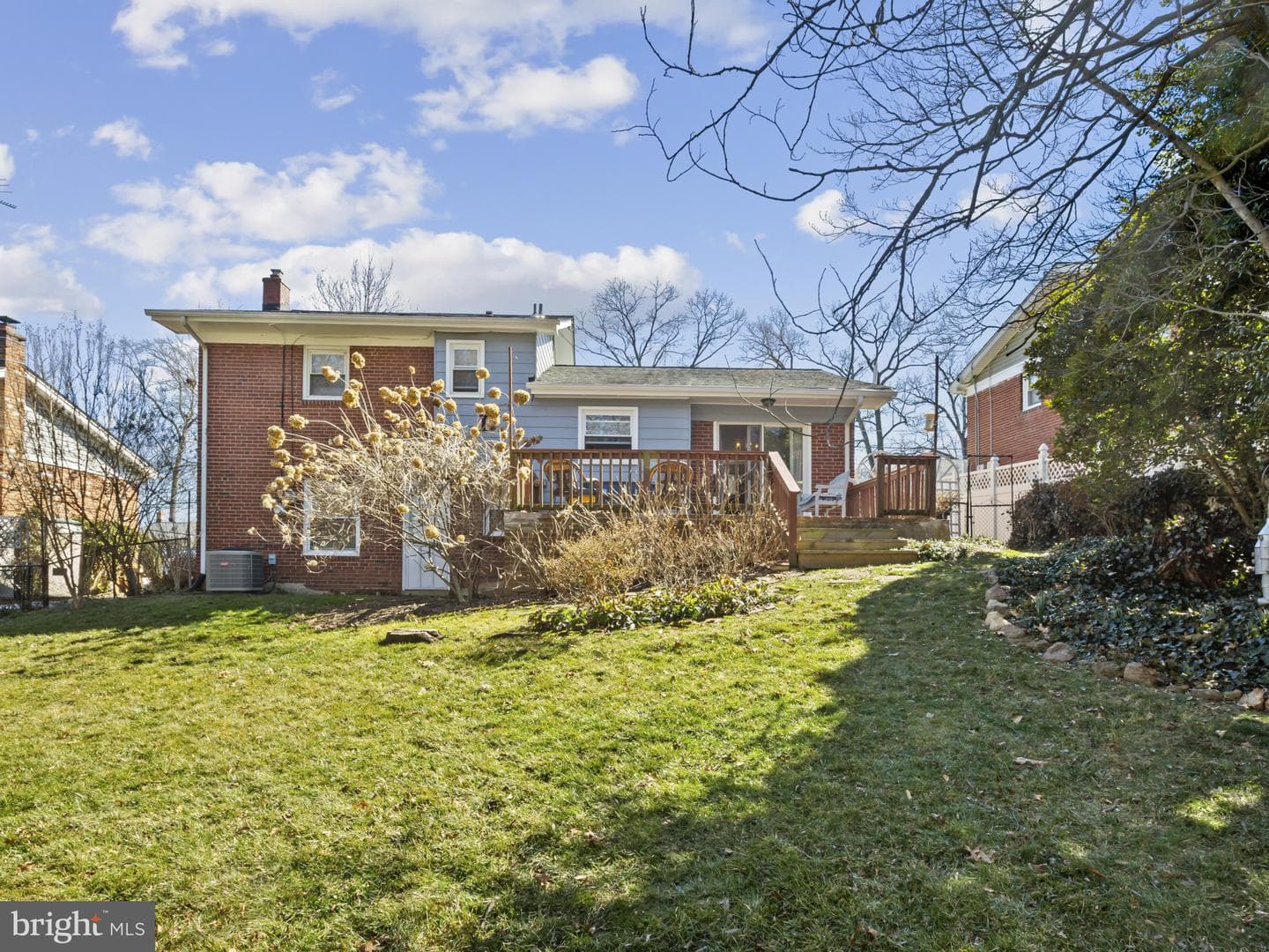 935 Loxford Terrace photo 35
