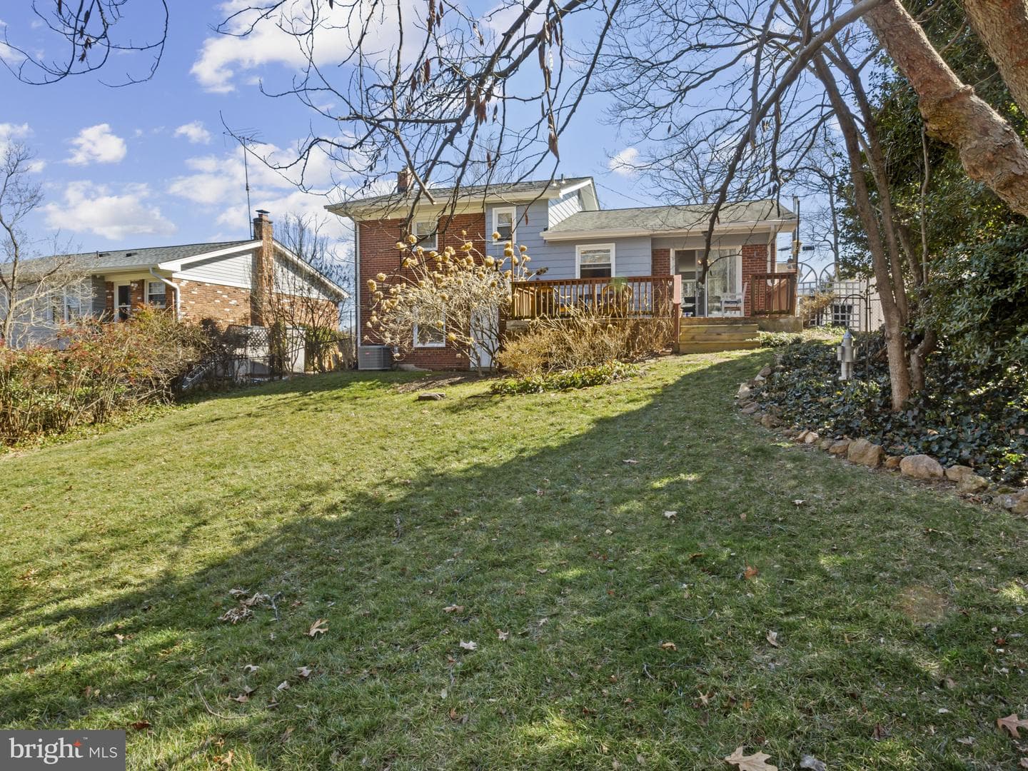 935 Loxford Terrace photo 36