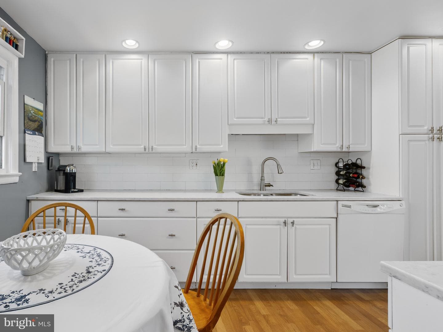 935 Loxford Terrace photo 8