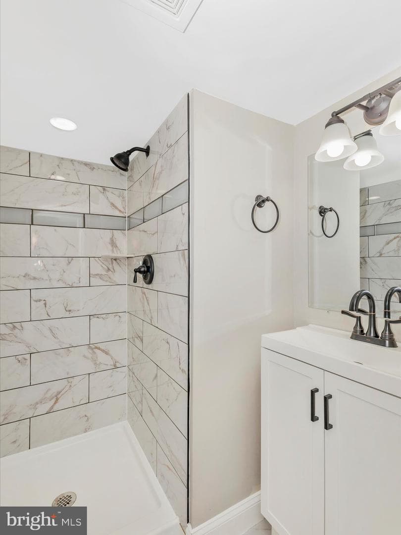 11 Ingleside Court photo 37